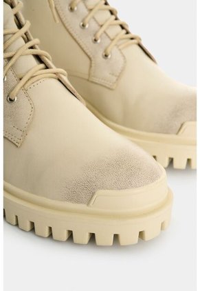 Botines Folia De Cuero Para Mujer Inspiración Militar Botines Folia De Cuero Para Mujer Inspiración Militar Arena 34 VÉLEZ