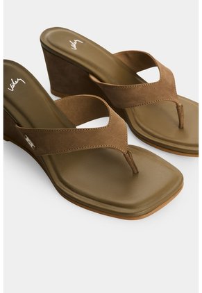 Sandalia Plataforma En Cuero Para Mujer Cienaga Sandalia Plataforma En Cuero Para Mujer Cienaga Tabaco 39 VÉLEZ