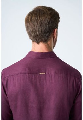 Camisa Manga Larga En Lino Para Hombre Silueta Semi Ajustada Camisa Manga Larga En Lino Para Hombre Silueta Semi Ajustada Morado XL VÉLEZ