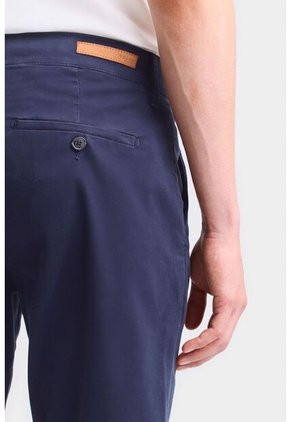 Bermuda Semifit Caruso Para Hombre Casual Deportiva Bermuda Semifit Caruso Para Hombre Casual Deportiva Azul Oscuro 30 VÉLEZ