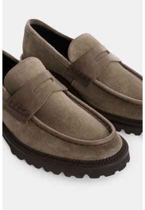 Mocasines En Cuero Para Hombre Tikal Mocasines En Cuero Para Hombre Tikal Verde Oliva 43 VÉLEZ