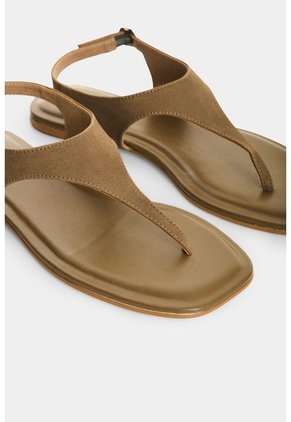 Sandalia Plana En Cuero Para Mujer Cienaga Sandalia Plana En Cuero Para Mujer Cienaga Tabaco 35 VÉLEZ