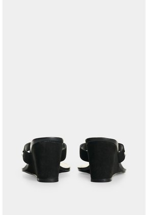 Sandalia Plataforma En Cuero Para Mujer Cienaga Sandalia Plataforma En Cuero Para Mujer Cienaga Negro 34 VÉLEZ