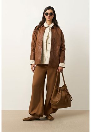 Pantalón Bota Englobada De Tejido Plano Para Mujer Arizona Pantalón Bota Englobada De Tejido Plano Para Mujer Arizona Miel 12 VÉLEZ