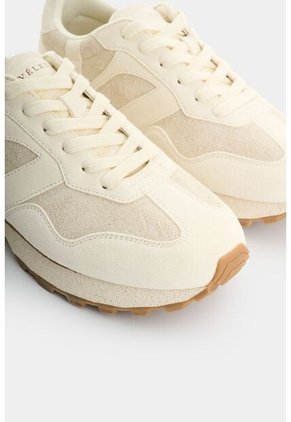 Tenis De Cuero Carnaza Para Mujer Sahara Tenis De Cuero Carnaza Para Mujer Sahara Blanco 38 VÉLEZ