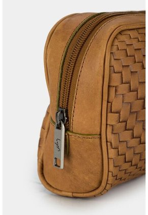 Cosmetiquera Hanzel De Cuero Para Mujer Grabado Placa Trenza Cosmetiquera Hanzel De Cuero Para Mujer Grabado Placa Trenza Miel VÉLEZ