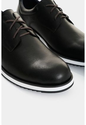 Zapatos En Cuero Para Hombre Piero 3 Zapatos En Cuero Para Hombre Piero 3 Negro 39 VÉLEZ