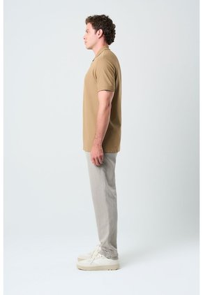 Polo Para Hombre Semi Fit Detalle Jacquard Polo Para Hombre Semi Fit Detalle Jacquard Tabaco L VÉLEZ