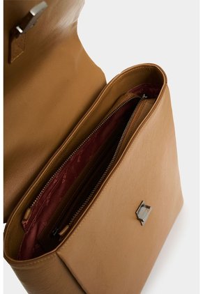 Morral De Cuero Para Mujer Thalia Morral De Cuero Para Mujer Thalia Miel VÉLEZ