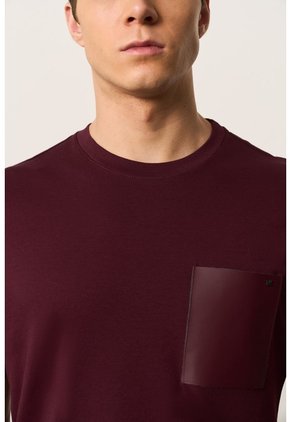 Camiseta En Algodón Para Hombre Bolsillo Cuero Camiseta En Algodón Para Hombre Bolsillo Cuero Vinotinto L VÉLEZ