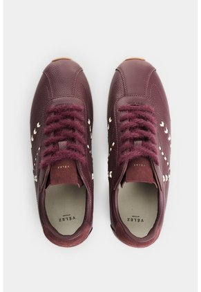 Tenis En Cuero Para Mujer Savanna Grain Stitch Tenis En Cuero Para Mujer Savanna Grain Stitch Vinotinto 38 VÉLEZ