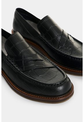 Mocasines En Cuero Croco Para Mujer Mocasines En Cuero Croco Para Mujer Negro 41 VÉLEZ