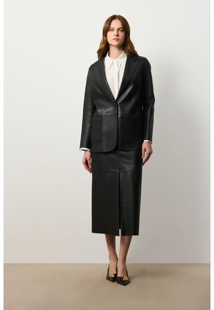 Blazer Astromelia En Cuero Ovino Para Mujer Silueta Recta Blazer Astromelia En Cuero Ovino Para Mujer Silueta Recta Negro M VÉLEZ