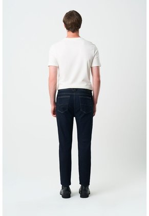 Jean Obi Semi Fitted Para Hombre Detalle En Cuero Jean Obi Semi Fitted Para Hombre Detalle En Cuero Azul 34 VÉLEZ