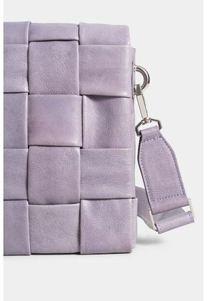 Bowling Anaime De Cuero Para Mujer Tapa Tejida Bowling Anaime De Cuero Para Mujer Tapa Tejida Lila VÉLEZ