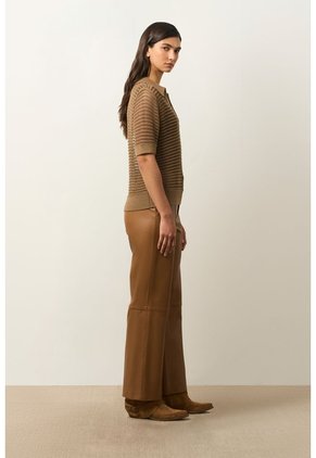 Polo Tejida Lascar Para Mujer Fit Holgado Polo Tejida Lascar Para Mujer Fit Holgado Miel XL VÉLEZ