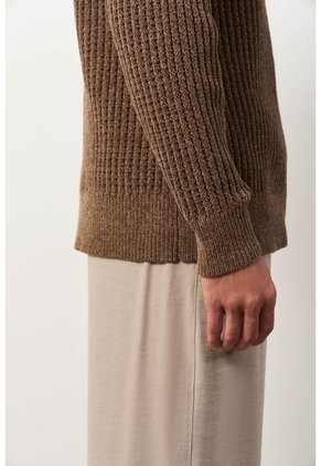 Sweater Tejido Para Hombre Hazel Sweater Tejido Para Hombre Hazel Tabaco XS VÉLEZ