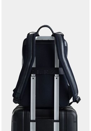 Morral Támesis De Cuero Para Hombre Silueta Slim Morral Támesis De Cuero Para Hombre Silueta Slim Azul Oscuro Vélez