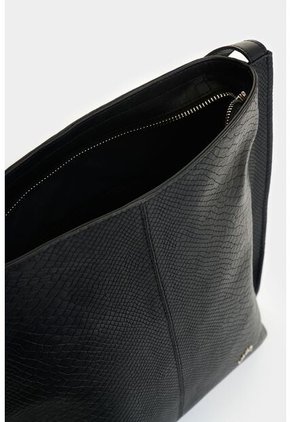 Shopping De Cuero Grabado Para Mujer Calafate 2 Shopping De Cuero Grabado Para Mujer Calafate 2 Negro VÉLEZ