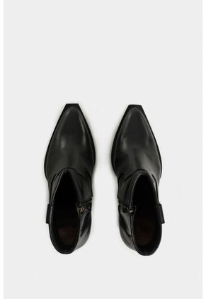 Botines Tatacoa De Cuero Para Mujer Detalle En Millaré Botines Tatacoa De Cuero Para Mujer Detalle En Millaré Negro 41 VÉLEZ