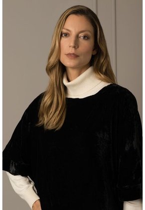 Camisa Uva En Velvet Para Mujer Brillo Sutil Camisa Uva En Velvet Para Mujer Brillo Sutil Negro S Vélez