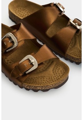 Sandalia Plana De Cuero Folia Para Mujer Pilos Sandalia Plana De Cuero Folia Para Mujer Pilos Bronce 34 VÉLEZ