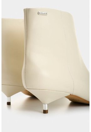 Botines De Cuero Para Mujer Pearl Botines De Cuero Para Mujer Pearl Arena 37 VÉLEZ