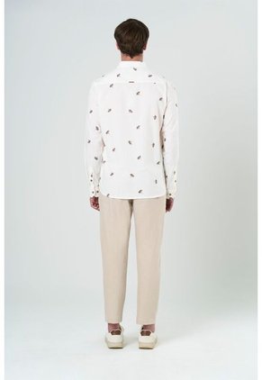 Camisa Manga Larga Semi Fitted Para Hombre Sienna Camisa Manga Larga Semi Fitted Para Hombre Sienna Crema M VÉLEZ