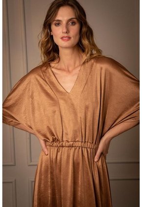 Vestido Sumapaz Para Mujer Manga Corta Tipo Murciélago Miel Vestido Sumapaz Para Mujer Manga Corta Tipo Murciélago Miel 05 Vélez