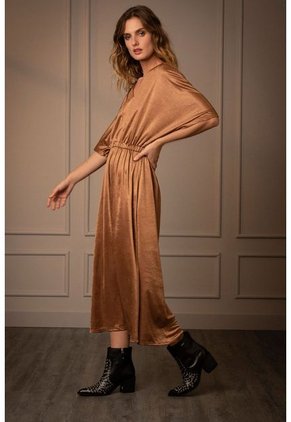 Vestido Sumapaz Para Mujer Manga Corta Tipo Murciélago Miel Vestido Sumapaz Para Mujer Manga Corta Tipo Murciélago Miel 05 Vélez