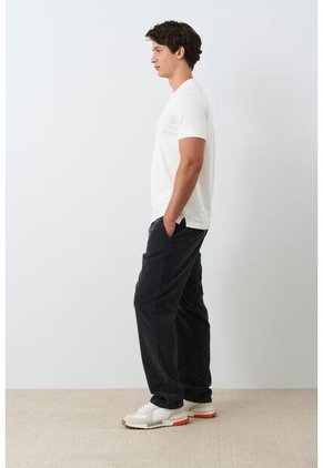 Camiseta Micropima Arizona Para Hombre Semi Ajustada Camiseta Micropima Arizona Para Hombre Semi Ajustada Crema S VÉLEZ