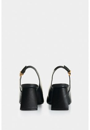 Tacones Cerrados San Joaquin De Cuero Para Mujer Detalle Contraste Tacones Cerrados San Joaquin De Cuero Para Mujer Detalle Contraste Negro 41 VÉLEZ