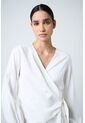 Camisa Iris Silueta Wrap Para Mujer Amarre En Costado Camisa Iris Silueta Wrap Para Mujer Amarre En Costado Crema S VÉLEZ de Vélez