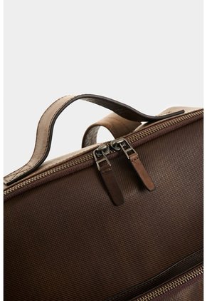 Morral Calgary De Cuero Para Hombre Silueta Slim Morral Calgary De Cuero Para Hombre Silueta Slim Cafe VÉLEZ