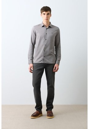Camisa Oxford Manga Larga Calagua Para Hombre Semifitted Camisa Oxford Manga Larga Calagua Para Hombre Semifitted Tabaco XXL VÉLEZ