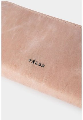 Billetera Porta Chequera Vesubio De Cuero Para Mujer Efecto Tamponado Billetera Porta Chequera Vesubio De Cuero Para Mujer Efecto Tamponado Kaky Vélez