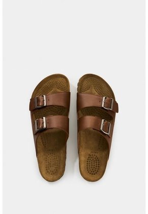 Sandalia Plana Elia De Cuero Para Hombre Doble Hebilla Sandalia Plana Elia De Cuero Para Hombre Doble Hebilla Miel 38 VÉLEZ