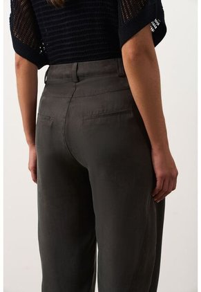 Pantalón Elios Para Mujer Curve Leg Pantalón Elios Para Mujer Curve Leg Cafe 10 VÉLEZ