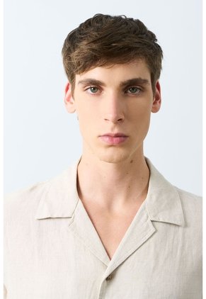 Camisa Manga Corta En Lino Para Hombre Málaga Camisa Manga Corta En Lino Para Hombre Málaga Arena L VÉLEZ