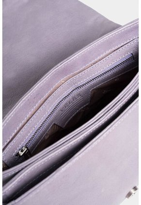 Bowling Anaime De Cuero Para Mujer Tapa Tejida Bowling Anaime De Cuero Para Mujer Tapa Tejida Lila VÉLEZ