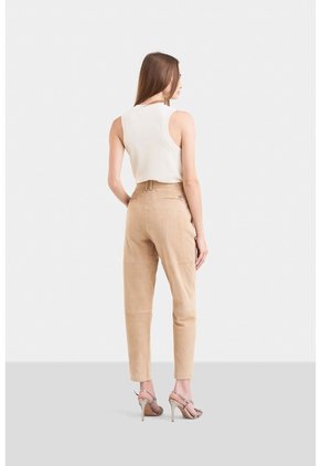 Pantalón Baggy En Gamuza Para Mujer Fit Holgado Pantalón Baggy En Gamuza Para Mujer Fit Holgado Kaky 10 VÉLEZ