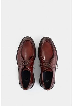 Zapato De Cordón Ambar De Cuero Para Hombre Detalle Costura Contraste Zapato De Cordón Ambar De Cuero Para Hombre Detalle Costura Contraste Vinotinto 43 VÉLEZ