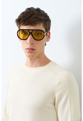 Sweater Tejido En Algodón Para Hombre Manga Ranglan Sweater Tejido En Algodón Para Hombre Manga Ranglan Crema L VÉLEZ