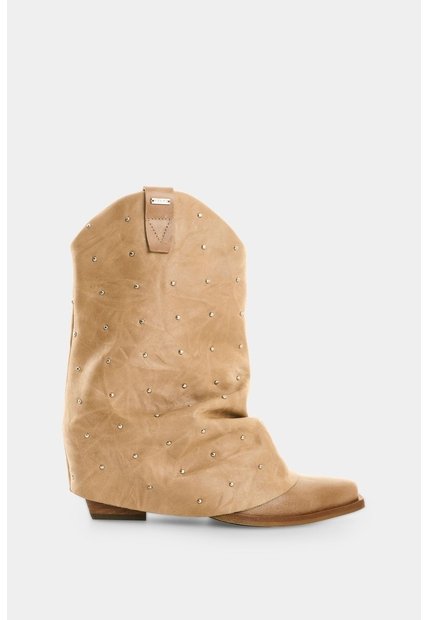 Bota Yana En Cuero Con Taches Para Mujer Bota Yana En Cuero Con Taches Para Mujer Arena 40 VÉLEZ