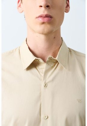 Camisa En Popelina Para Hombre Semifitted Camisa En Popelina Para Hombre Semifitted Arena S VÉLEZ