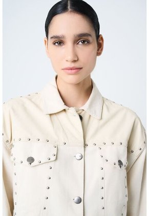 Chaqueta Orquídea De Algodón Y Cáñamo Para Mujer Silueta Oversized Chaqueta Orquídea De Algodón Y Cáñamo Para Mujer Silueta Oversized Crema L VÉLEZ