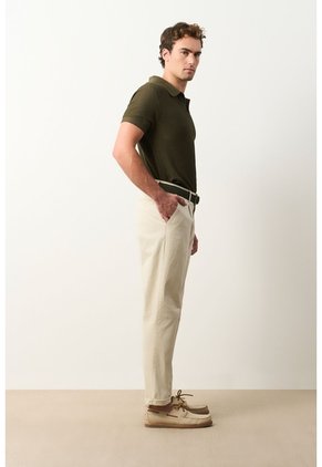 Polo Manga Corta Draco 2.0 Tejida Para Hombre Texturizada Polo Manga Corta Draco 2.0 Tejida Para Hombre Texturizada Verde Oliva M VÉLEZ