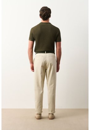 Polo Manga Corta Draco 2.0 Tejida Para Hombre Texturizada Polo Manga Corta Draco 2.0 Tejida Para Hombre Texturizada Verde Oliva M VÉLEZ