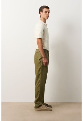 Pantalón Para Hombre Alma Pantalón Para Hombre Alma Verde Oliva 36 VÉLEZ