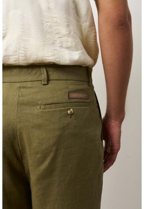 Pantalón Para Hombre Alma Pantalón Para Hombre Alma Verde Oliva 36 VÉLEZ